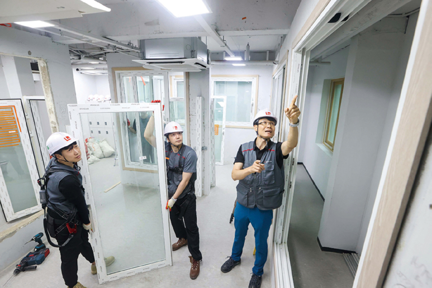 [LX하우시스 사진자료1] LX하우시스, 국가인적자원개발 성과평가 S등급 획득.jpg