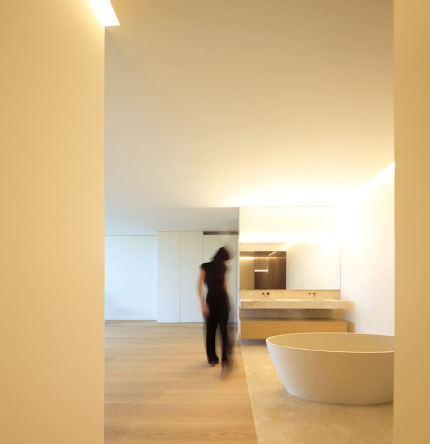 FRAN SILVESTRE ARQUITECTOS_VILLA LAVAN HOUSE IN LA MORALEJA_IMAGES_09.jpg